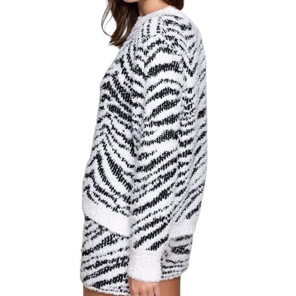 POL Fuzzy Zebra Animal Print Sweater Black White Size Small NWT - Picture 2 of 4